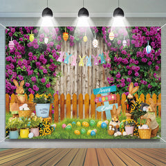 Lila Blumen Wand Zaun Hase Eier Ostern Hintergrund